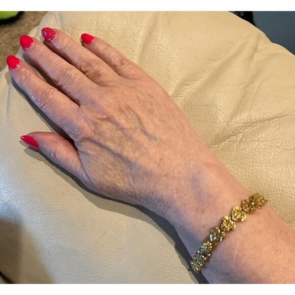 Unbranded Jewelry - Gold Plated Chain Of Hearts Bracelet 8” Vintage Fashion